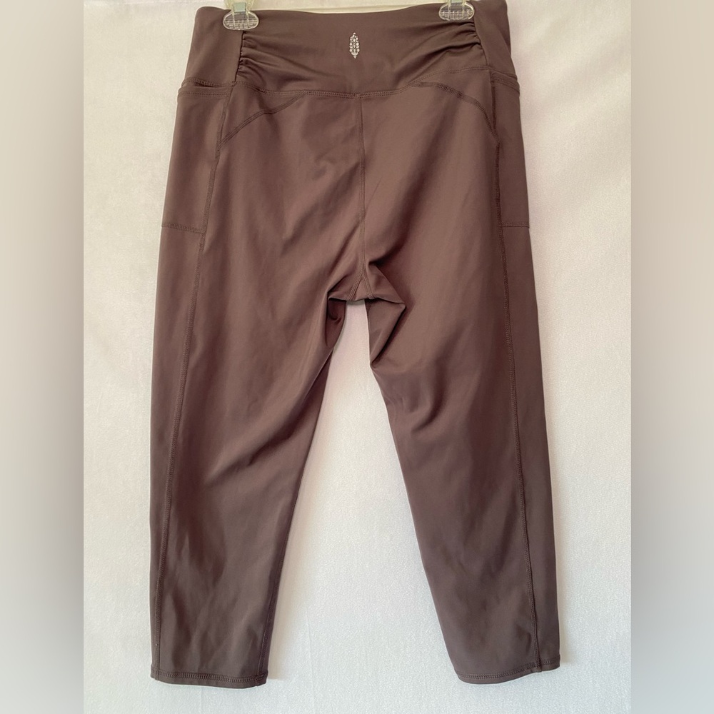 Free People Movement Cropped Capri Leggings Brown Large - Picture 5 of 10